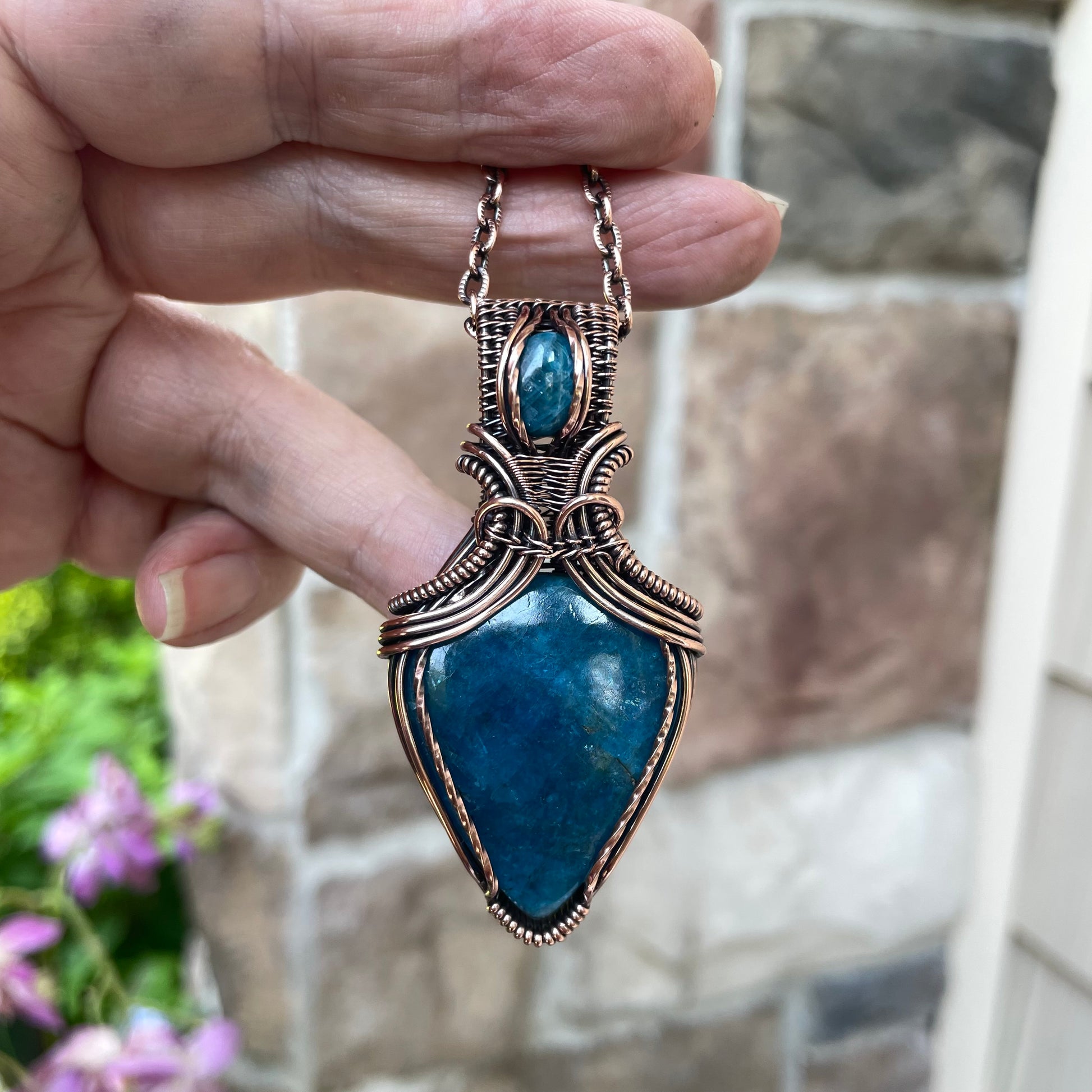 Apatite Copper Pendant with Weaving