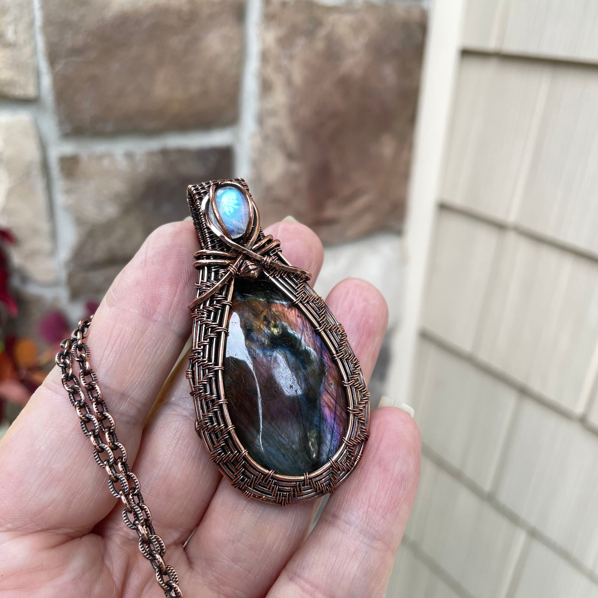 Maroon Blue Labradorite & Moonstone Oval Copper Necklace with Weaving