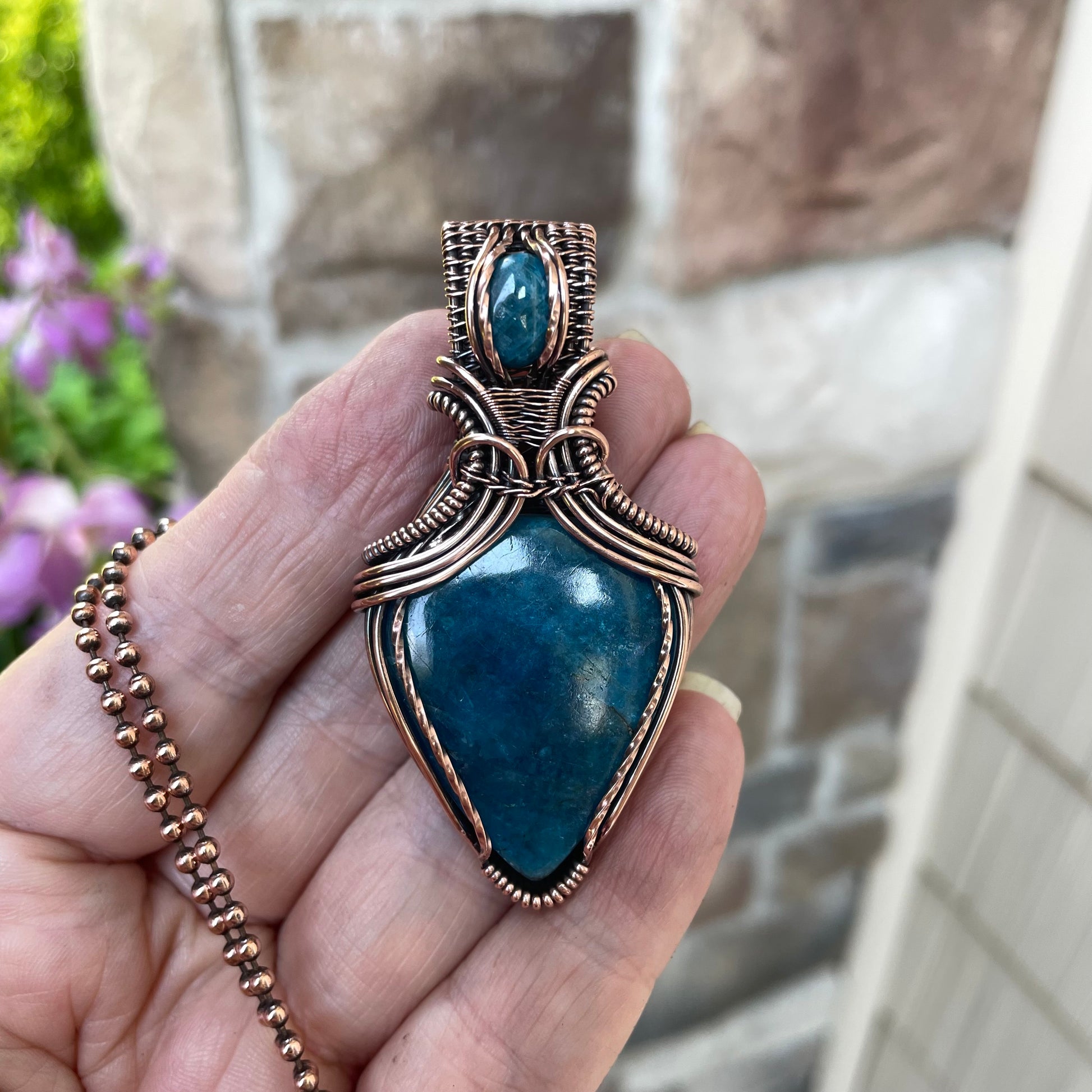 Apatite Copper Pendant with Weaving