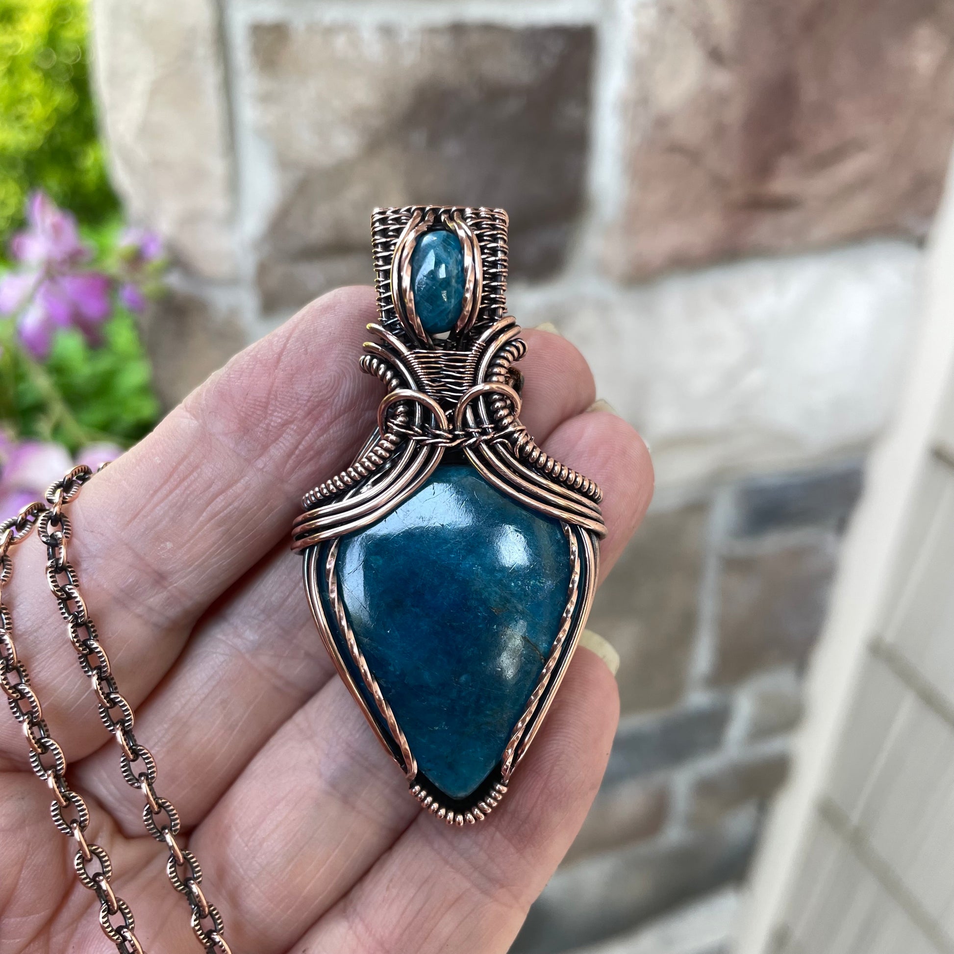 Apatite Copper Pendant with Weaving