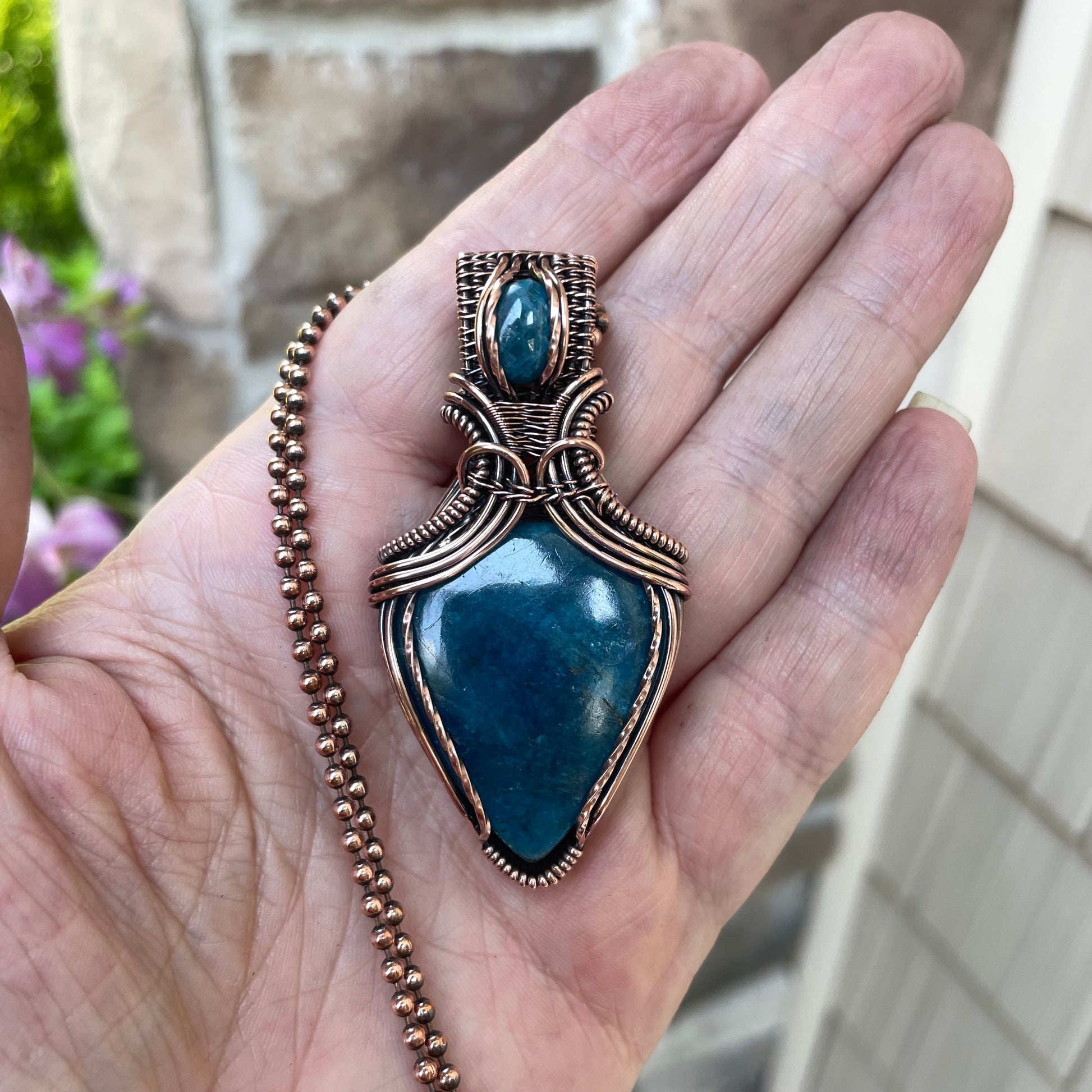 Apatite Copper Pendant with Weaving