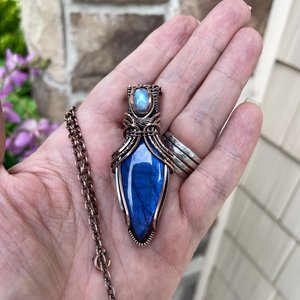 Blue Labradorite & Moonstone Copper Pendant with Weaving