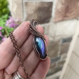 Blue Purple Labradorite Slender Oval Copper Necklace