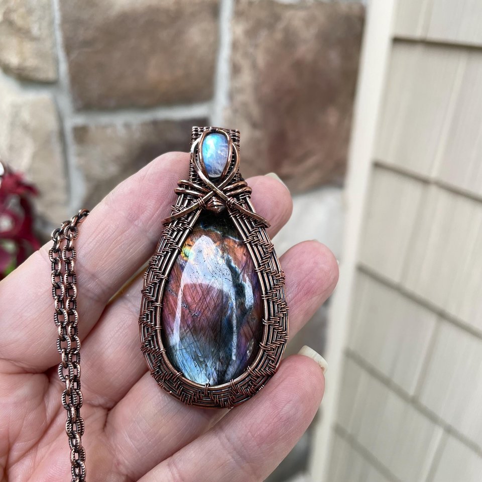 Maroon Blue Labradorite & Moonstone Woven Pendant