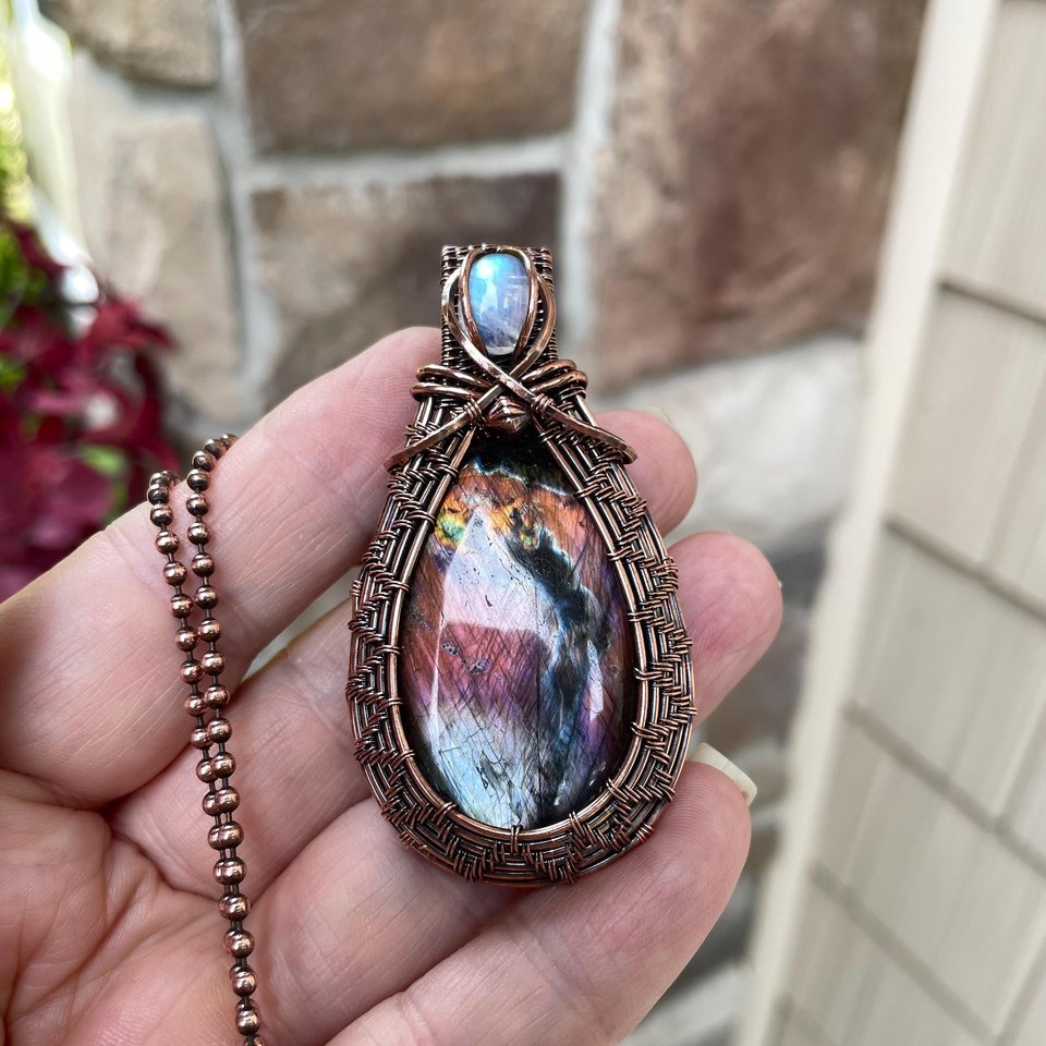 Maroon Blue Labradorite & Moonstone Woven Pendant