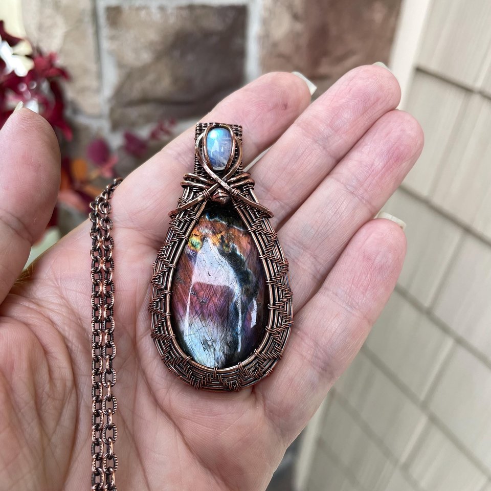 Maroon Blue Labradorite & Moonstone Woven Pendant