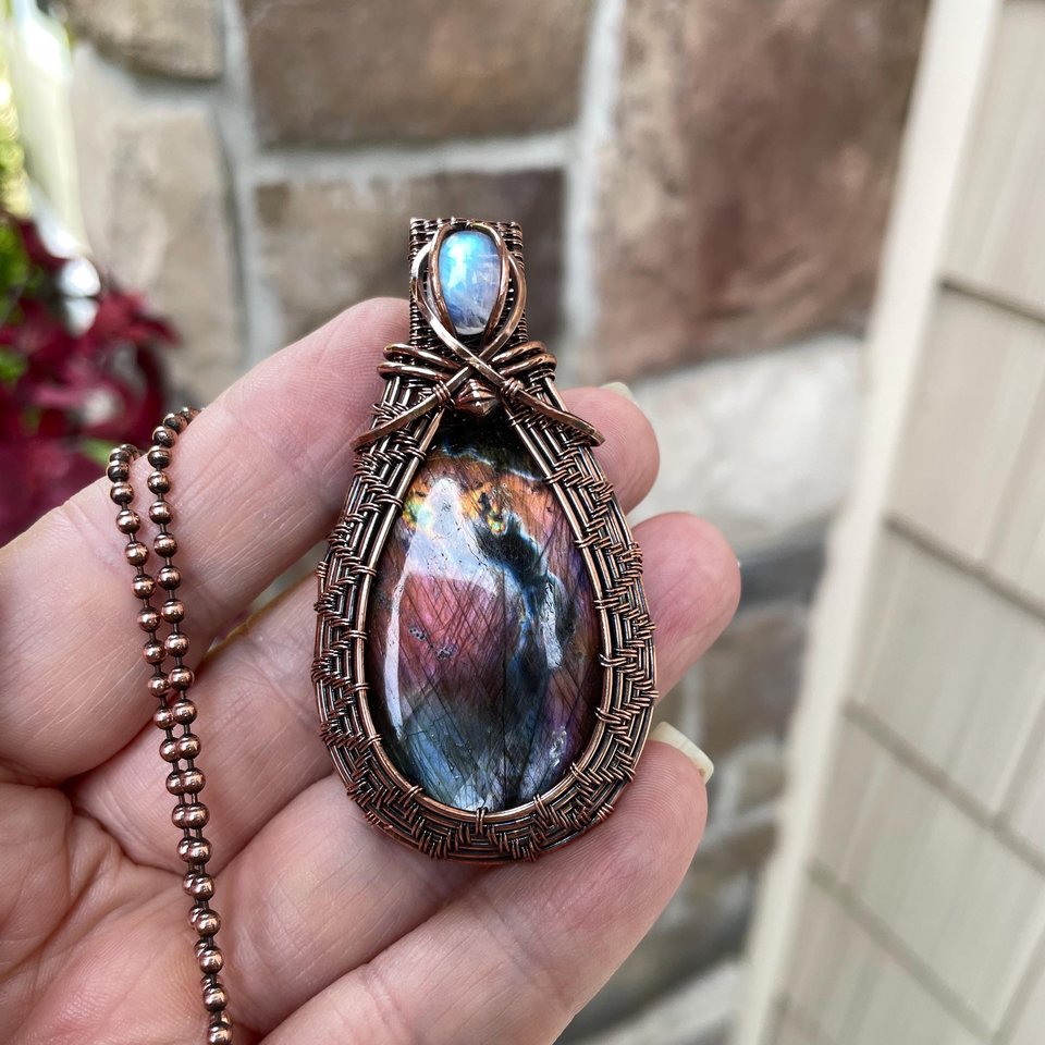 Maroon Blue Labradorite & Moonstone Woven Pendant