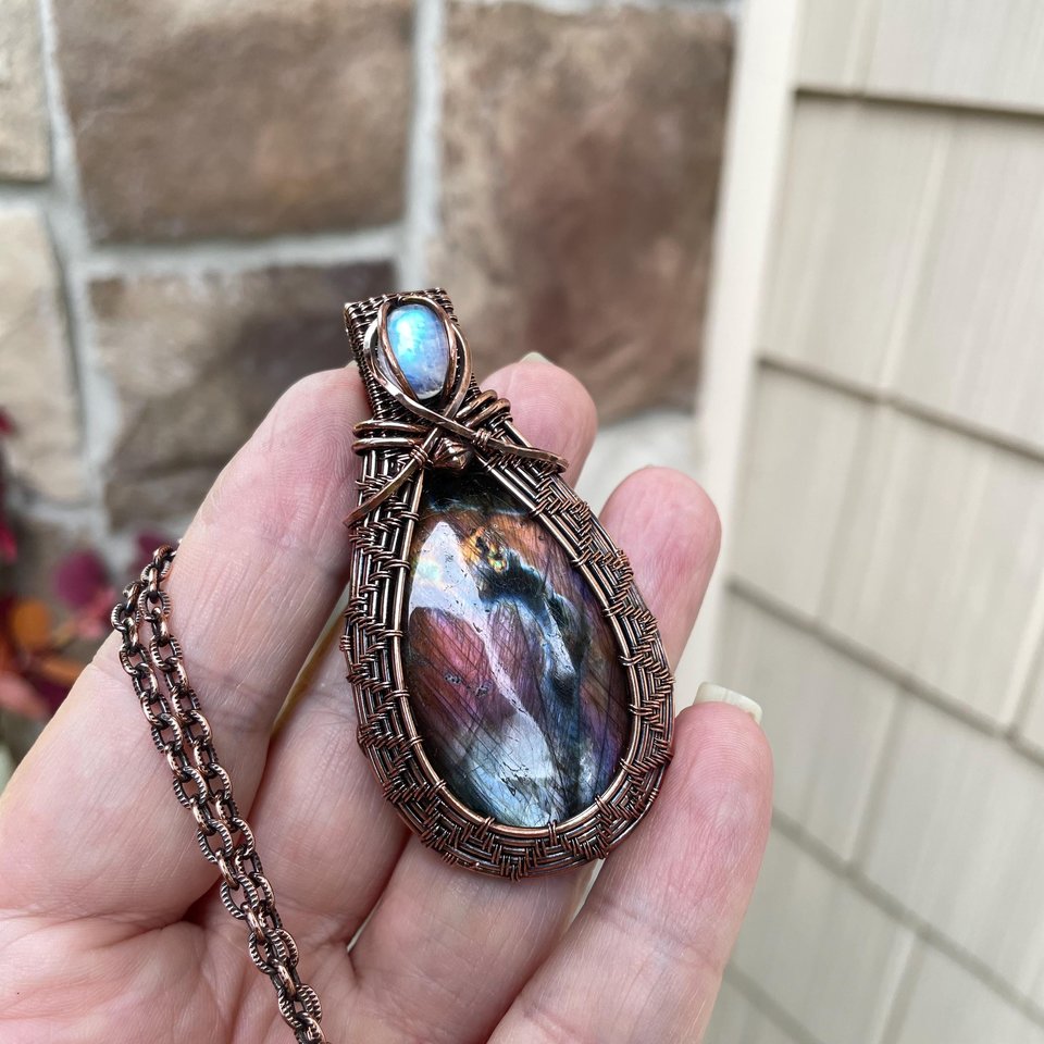 Maroon Blue Labradorite & Moonstone Woven Pendant