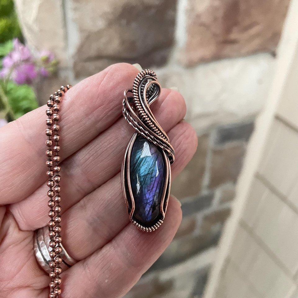 Blue Purple Labradorite Slender Oval Copper Necklace
