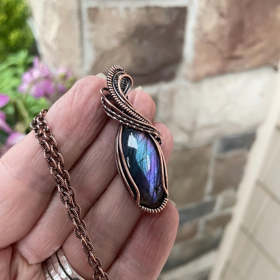Blue Purple Labradorite Slender Oval Copper Necklace
