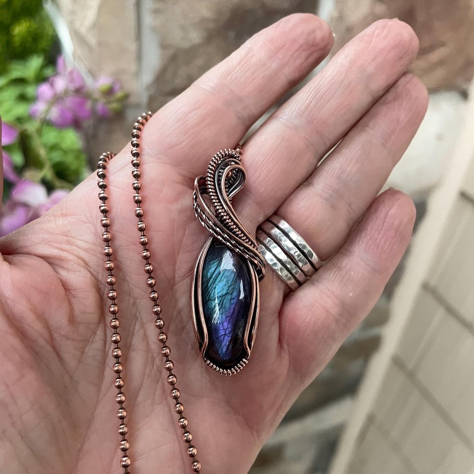 Blue Purple Labradorite Slender Oval Copper Necklace