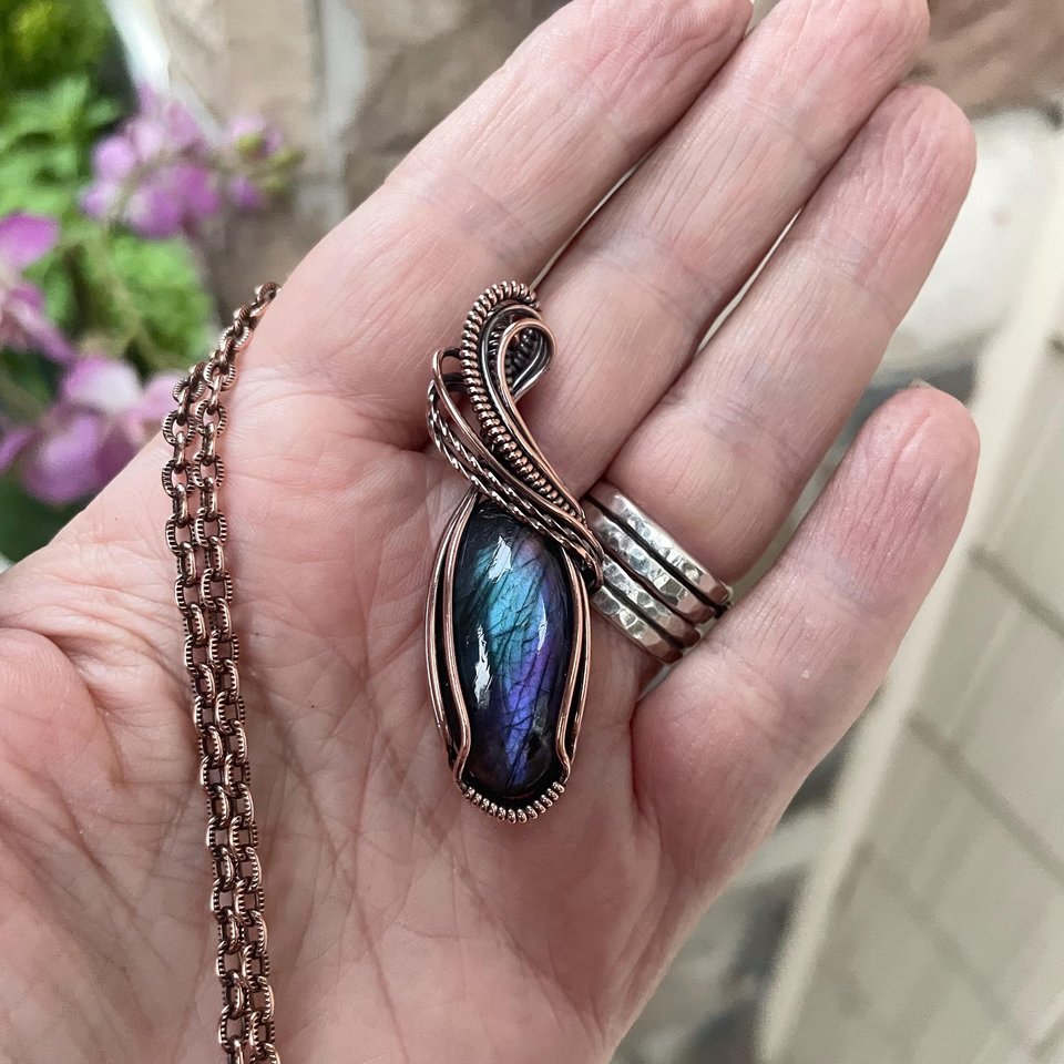 Blue Purple Labradorite Slender Oval Copper Necklace