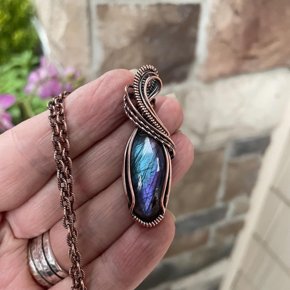Blue Purple Labradorite Slender Oval Copper Necklace